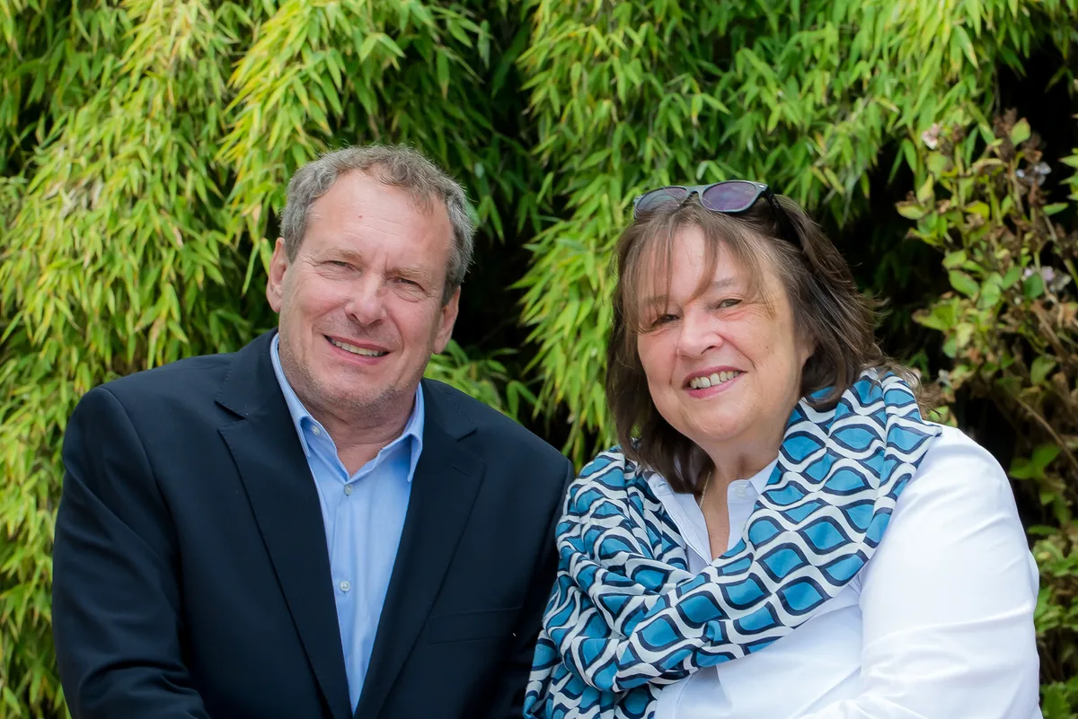 Gabi und Detlev Berger, nah, vor Bambus