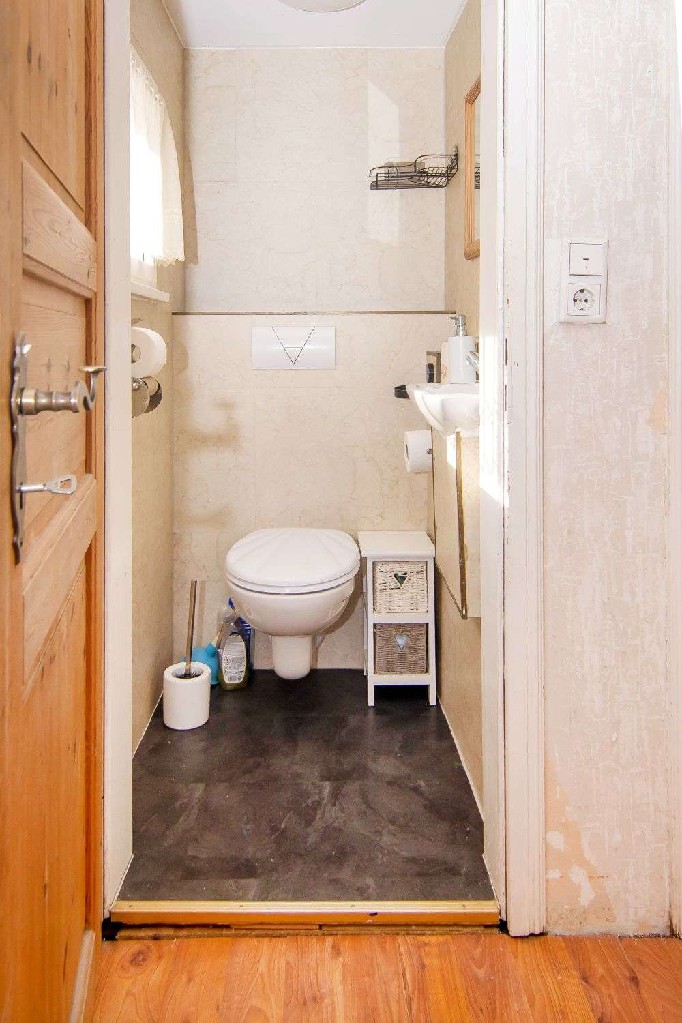WC 1.OG